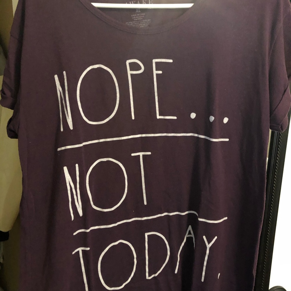 Short sleeve graphic t shirt size XL